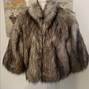 Luxurious Faux Fur Coat in Gray
